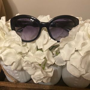 Kate Spade Sunglasses 🖤